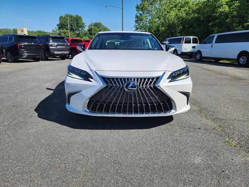 Used 2024 Lexus ES 300h Ultra Luxury w/ Accessory Package (Z2) FWD image 18