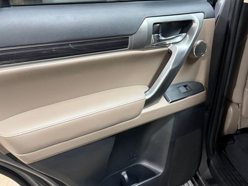 Used 2023 Lexus GX 460 Premium AWD/4WD image 41