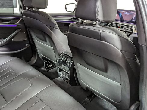 Certified 2023 BMW 530e xDrive w/ Premium Package image 43