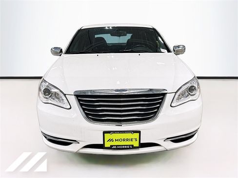 Used 2013 Chrysler 200 Limited image 2