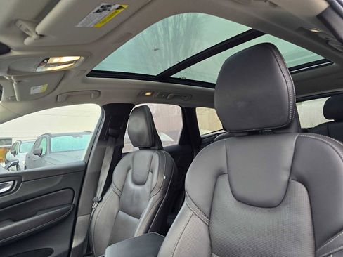 Certified 2023 Volvo XC60 T8 Ultimate w/ Climate Package image 21