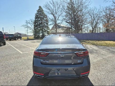 Used 2017 Kia Cadenza Technology image 6