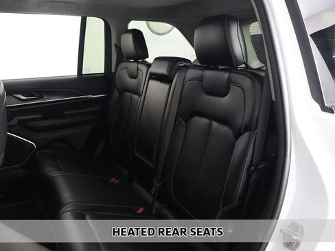 Used 2023 Jeep Grand Cherokee Limited AWD/4WD image 10