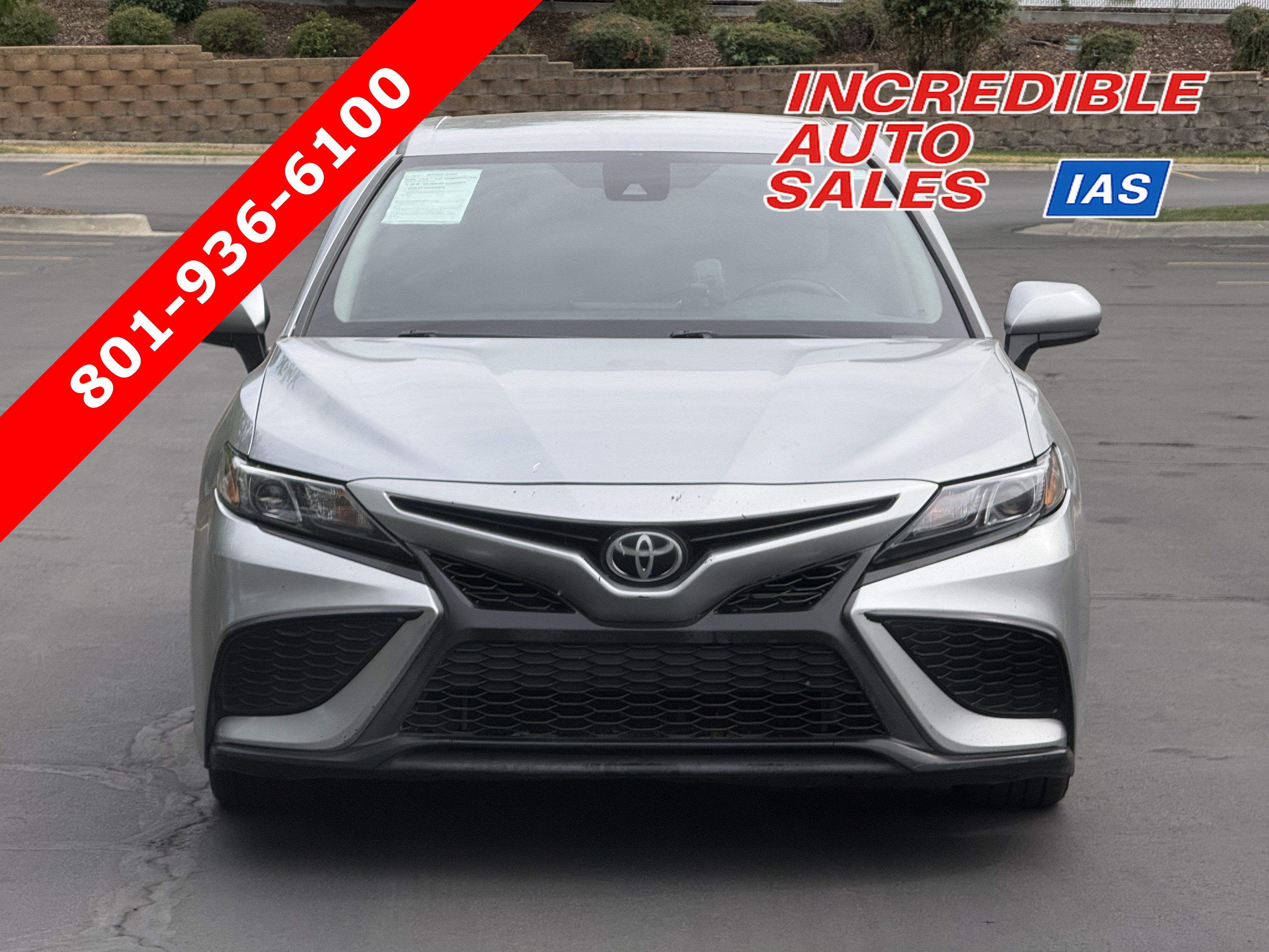 Used 2021 Toyota Camry SE FWD image 1