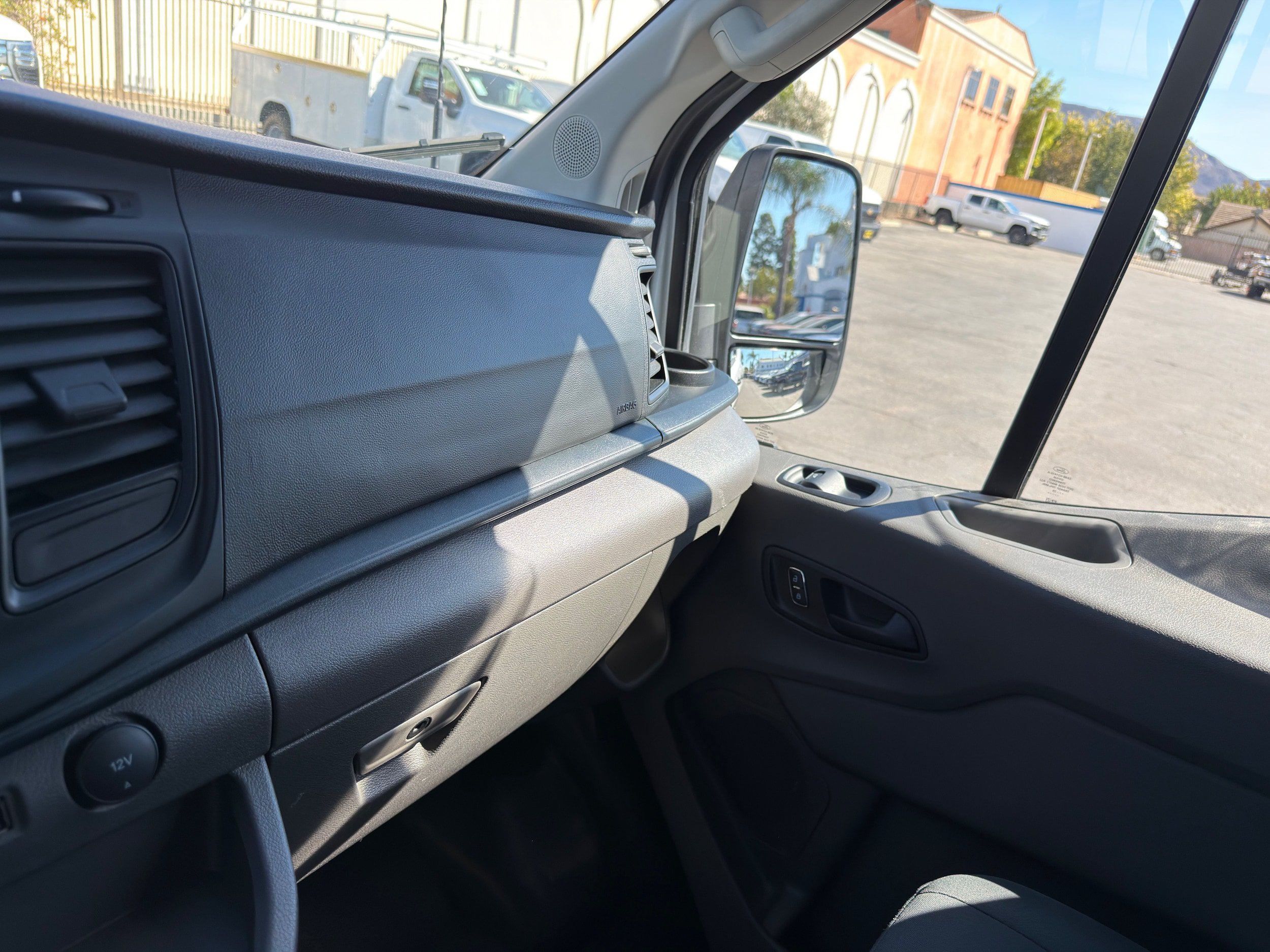Used 2025 Ford Transit 250 Low Roof w/ Exterior Upgrade Package RWD image 30