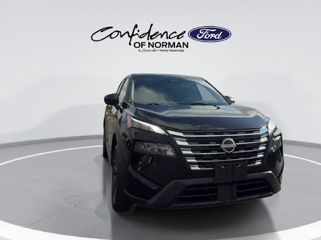 Used 2024 Nissan Rogue SV FWD image 3