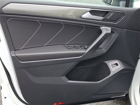 Used 2024 Volkswagen Tiguan SE R-Line image 12