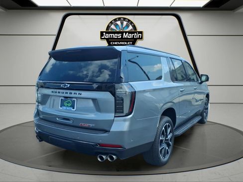 Certified 2025 Chevrolet Suburban RST w/ Comfort Package AWD/4WD image 4