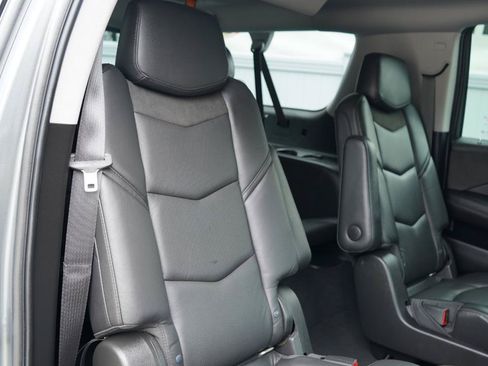 Used 2019 Cadillac Escalade ESV Luxury AWD/4WD image 46