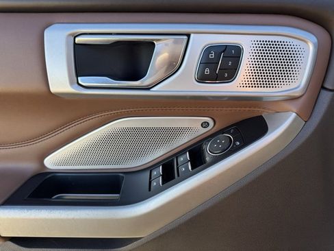 Used 2022 Ford Explorer King Ranch w/ Class IV Trailer Tow Package image 9