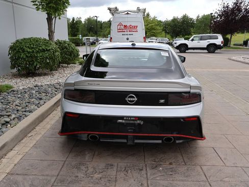 Used 2025 Nissan Z NISMO w/ Floor Mat Package RWD image 8