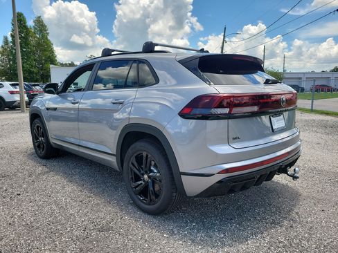 New 2025 Volkswagen Atlas Cross Sport SEL R-Line AWD/4WD image 8