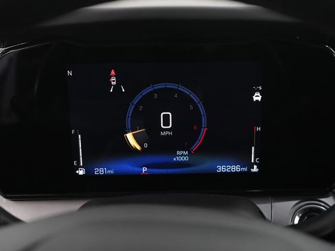 Used 2024 Chevrolet Trax LT w/ Sunroof Package image 19