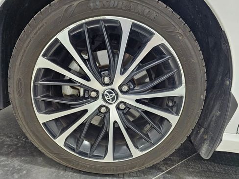 Used 2020 Toyota Camry SE image 8