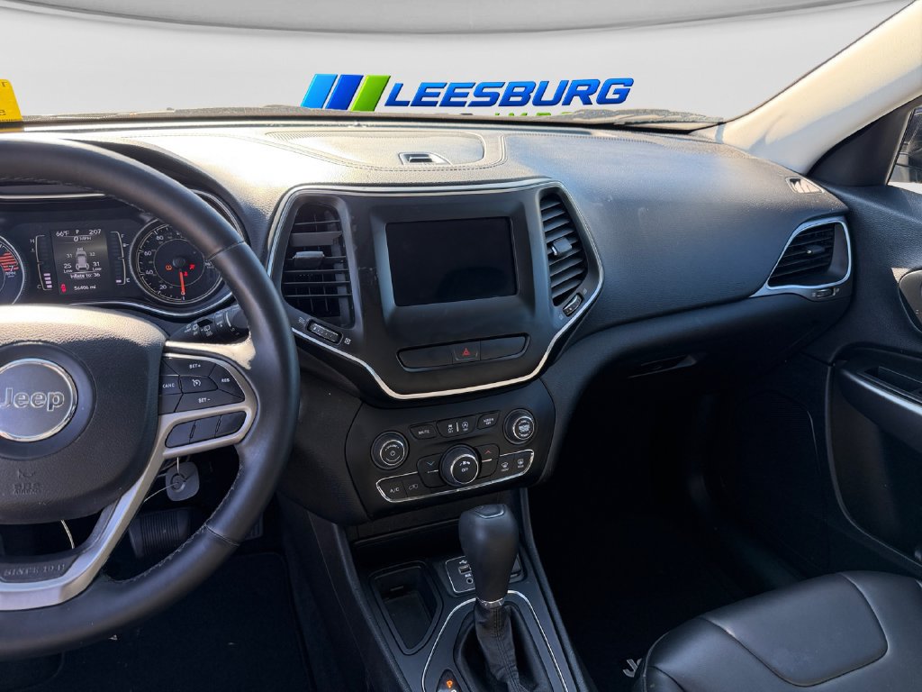 Used 2019 Jeep Cherokee Latitude Plus FWD image 12