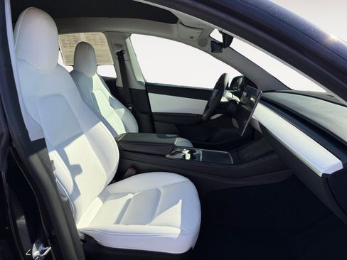 Used 2022 Tesla Model Y Performance image 19