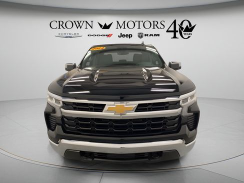 Used 2024 Chevrolet Silverado 1500 LT AWD/4WD image 2
