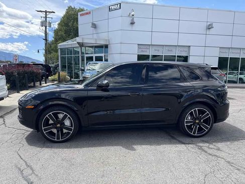 Used 2019 Porsche Cayenne Turbo AWD/4WD image 7