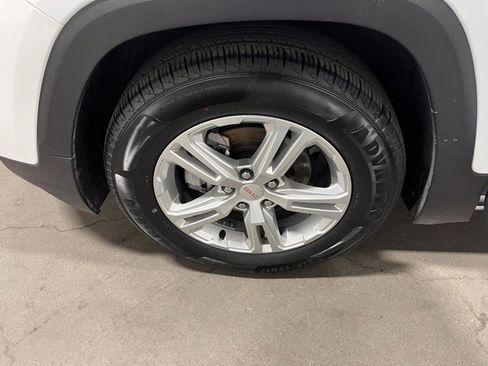 Used 2024 GMC Terrain SLE image 29