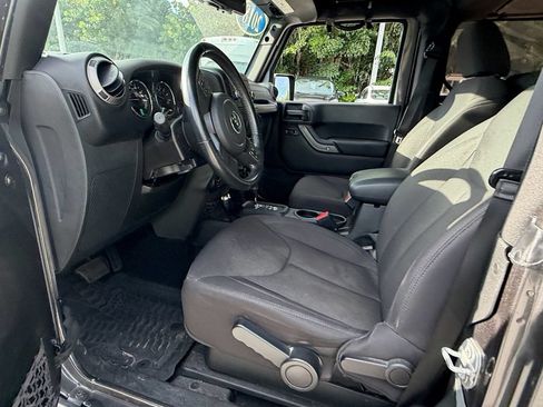 Used 2018 Jeep Wrangler Sport AWD/4WD image 10