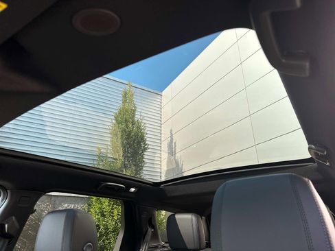 New 2025 Land Rover Discovery Sport Dynamic SE AWD/4WD image 18