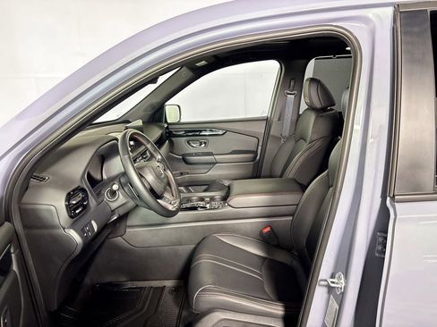 Certified 2025 Honda Pilot TrailSport image 12