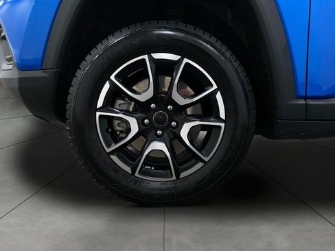 Used 2025 Jeep Compass Trailhawk AWD/4WD image 41