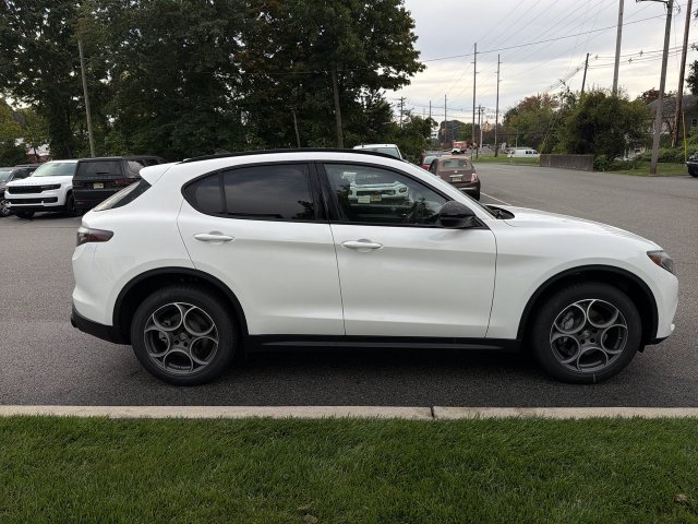 New 2026 Alfa Romeo Stelvio Sprint w/ Convenience Package AWD/4WD image 9