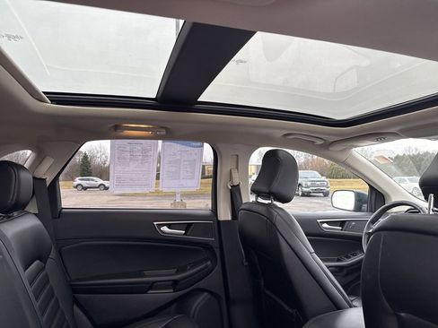 Used 2022 Ford Edge SEL w/ Convenience Package image 3