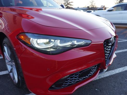 New 2025 Alfa Romeo Giulia AWD image 5