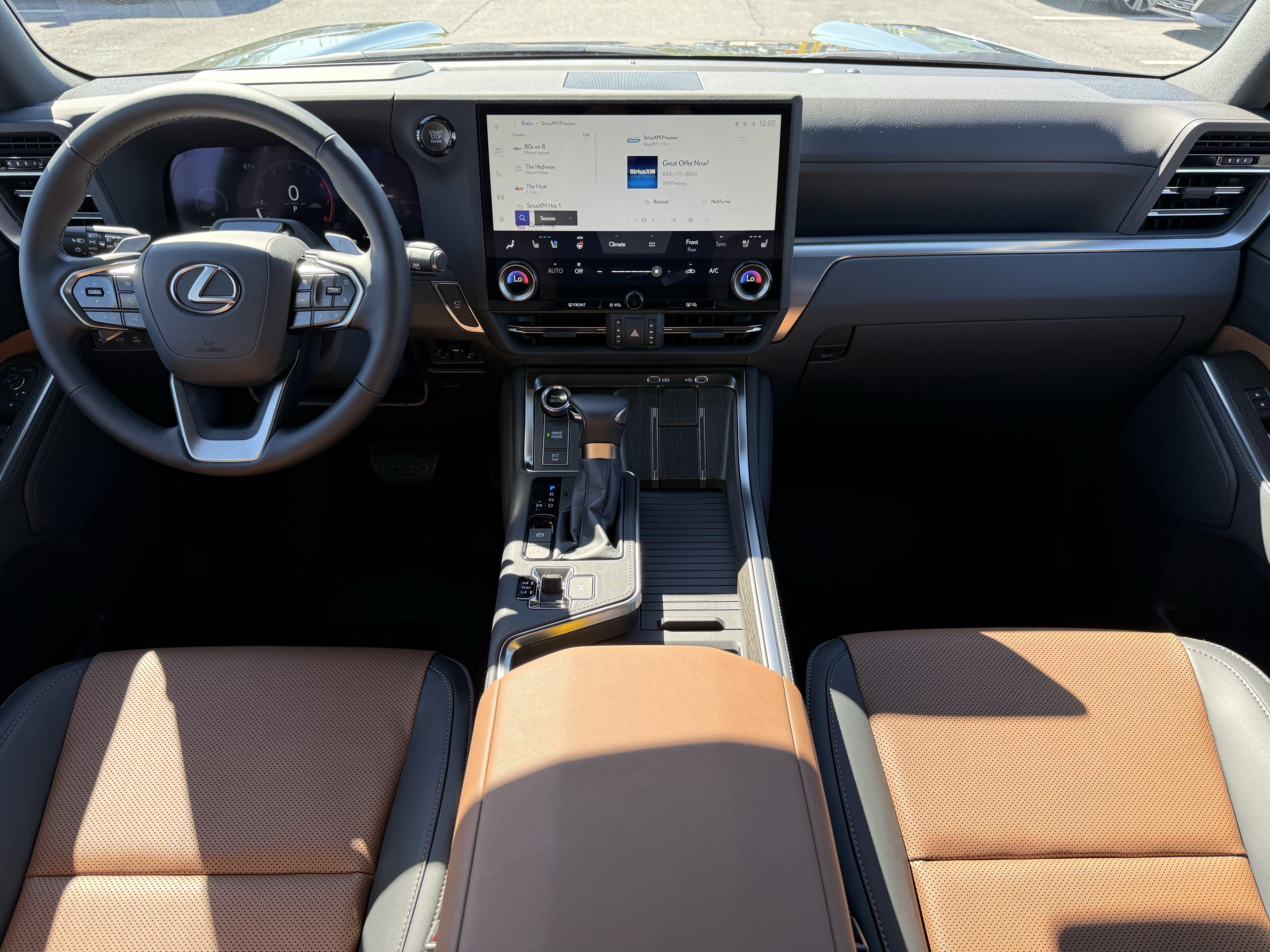Used 2026 Lexus GX 550 w/ Accessory Package (2T) AWD/4WD image 30