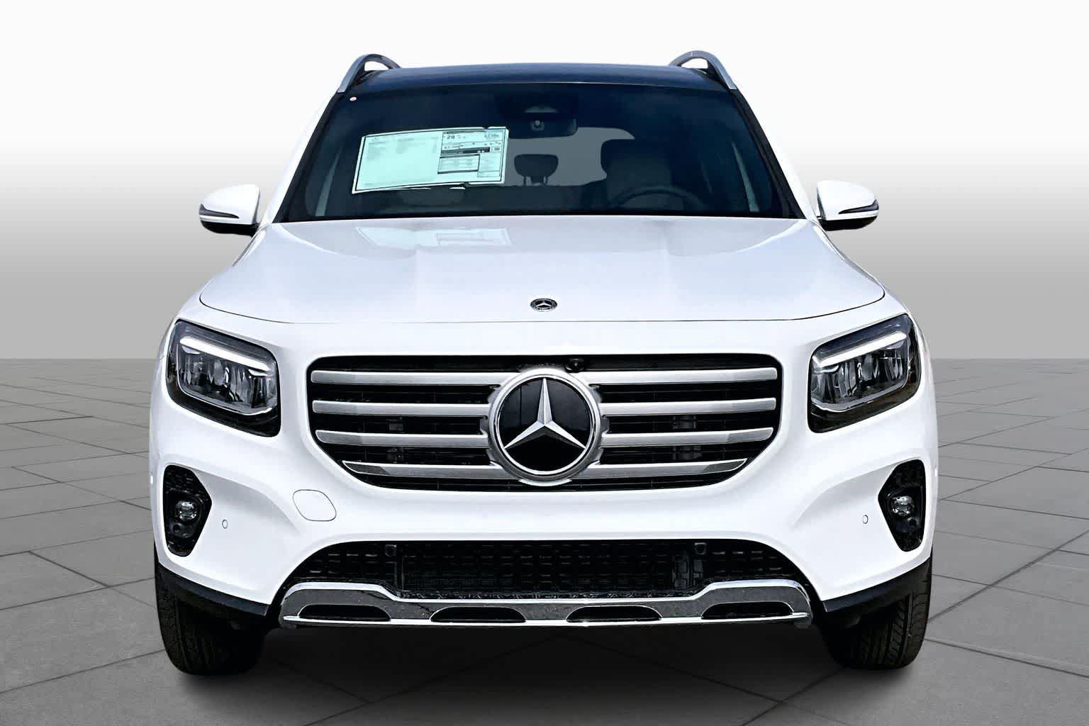 Used 2026 Mercedes-Benz GLB 250 image 3