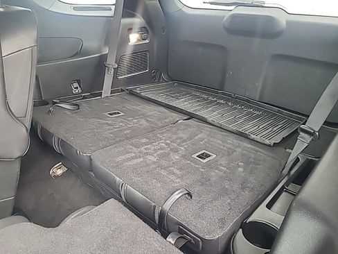 Used 2020 Ford Explorer XLT w/ Equipment Group 202A image 18