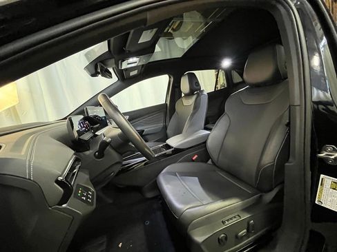 Used 2023 Volkswagen ID.4 Pro S Plus image 10