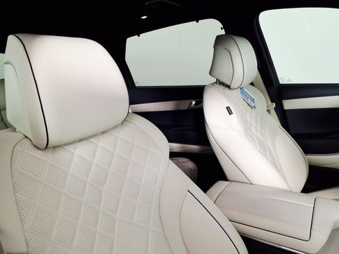 Certified 2025 Genesis GV80 3.5T Prestige image 10