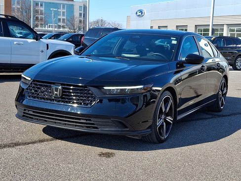 Used 2024 Honda Accord Sport image 4