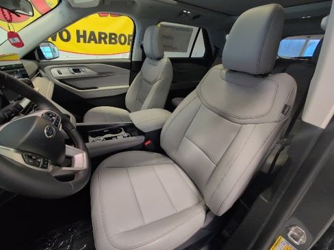 New 2026 Ford Explorer Active w/ Active Comfort Package image 11