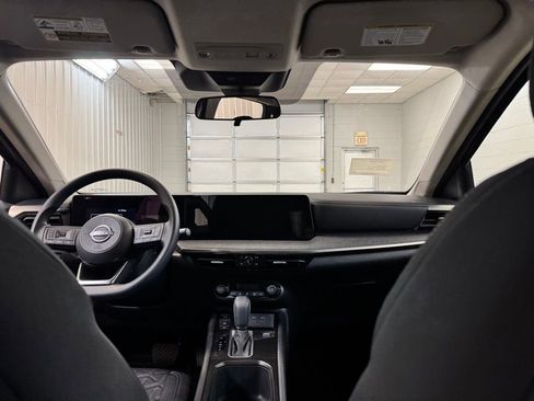 New 2026 Nissan Kicks SV AWD/4WD image 17