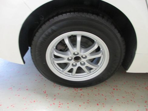 Used 2021 Toyota Corolla LE FWD image 25