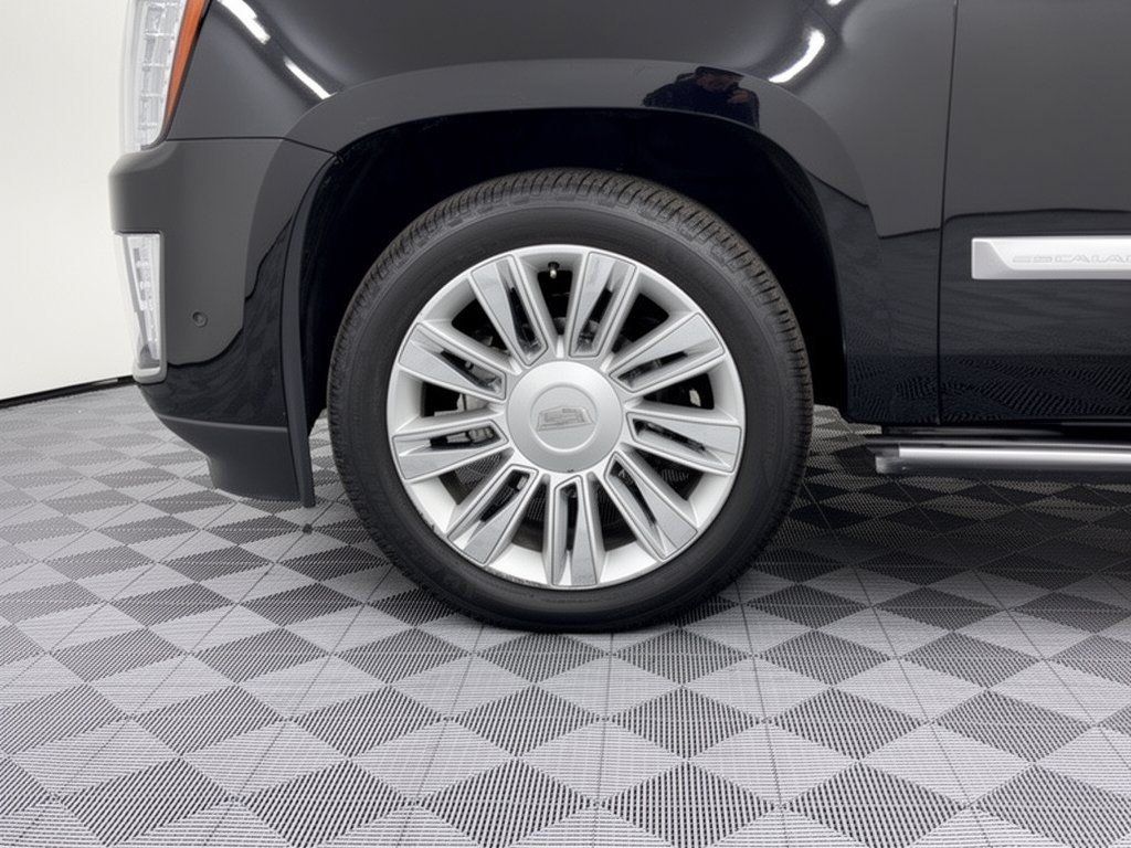 Used 2019 Cadillac Escalade ESV Platinum AWD/4WD image 13