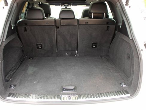 Used 2016 Porsche Cayenne AWD/4WD image 16
