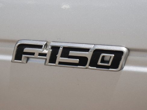 Used 2010 Ford F150 XLT image 36