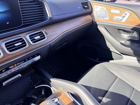 Used 2025 Mercedes-Benz GLS 450 450 4MATIC image 31