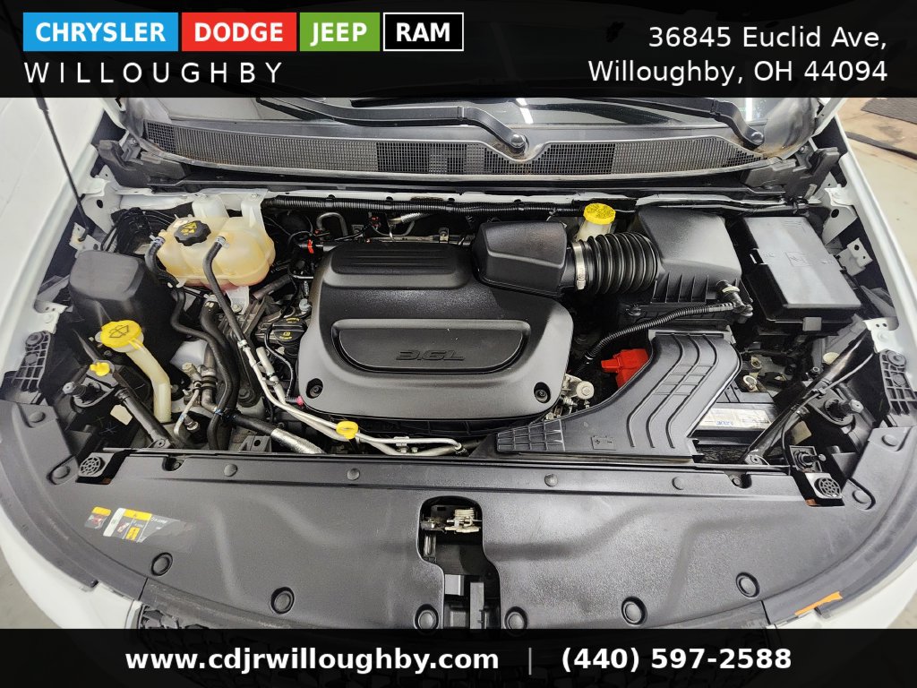 Used 2023 Chrysler Pacifica Touring-L FWD image 39
