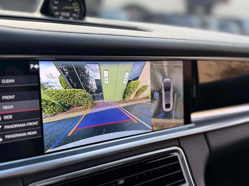 Used 2020 Porsche Panamera 4 image 7