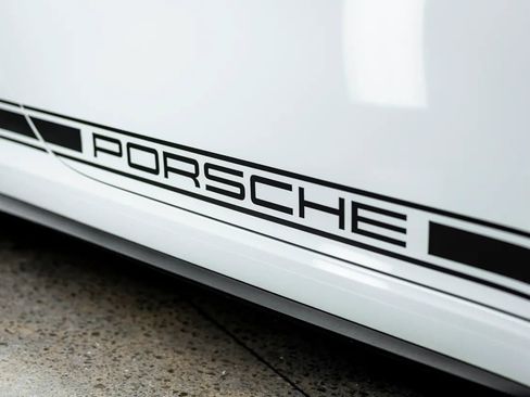 Used 2016 Porsche 911 R image 49