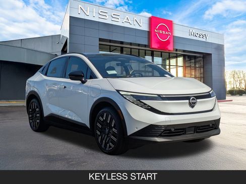 New 2026 Nissan Leaf Platinum+ image 2