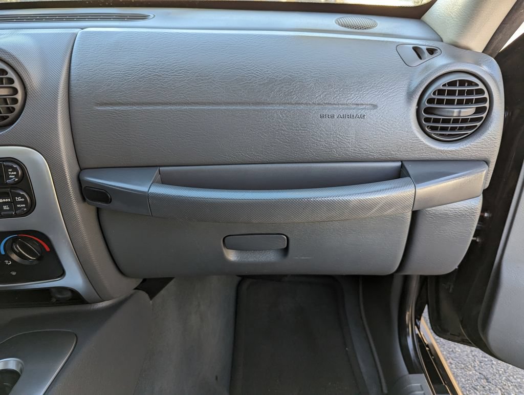 Used 2005 Jeep Liberty Limited AWD/4WD image 33