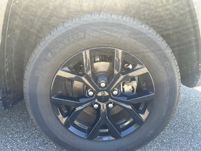 Used 2024 Jeep Grand Cherokee Altitude AWD/4WD image 27