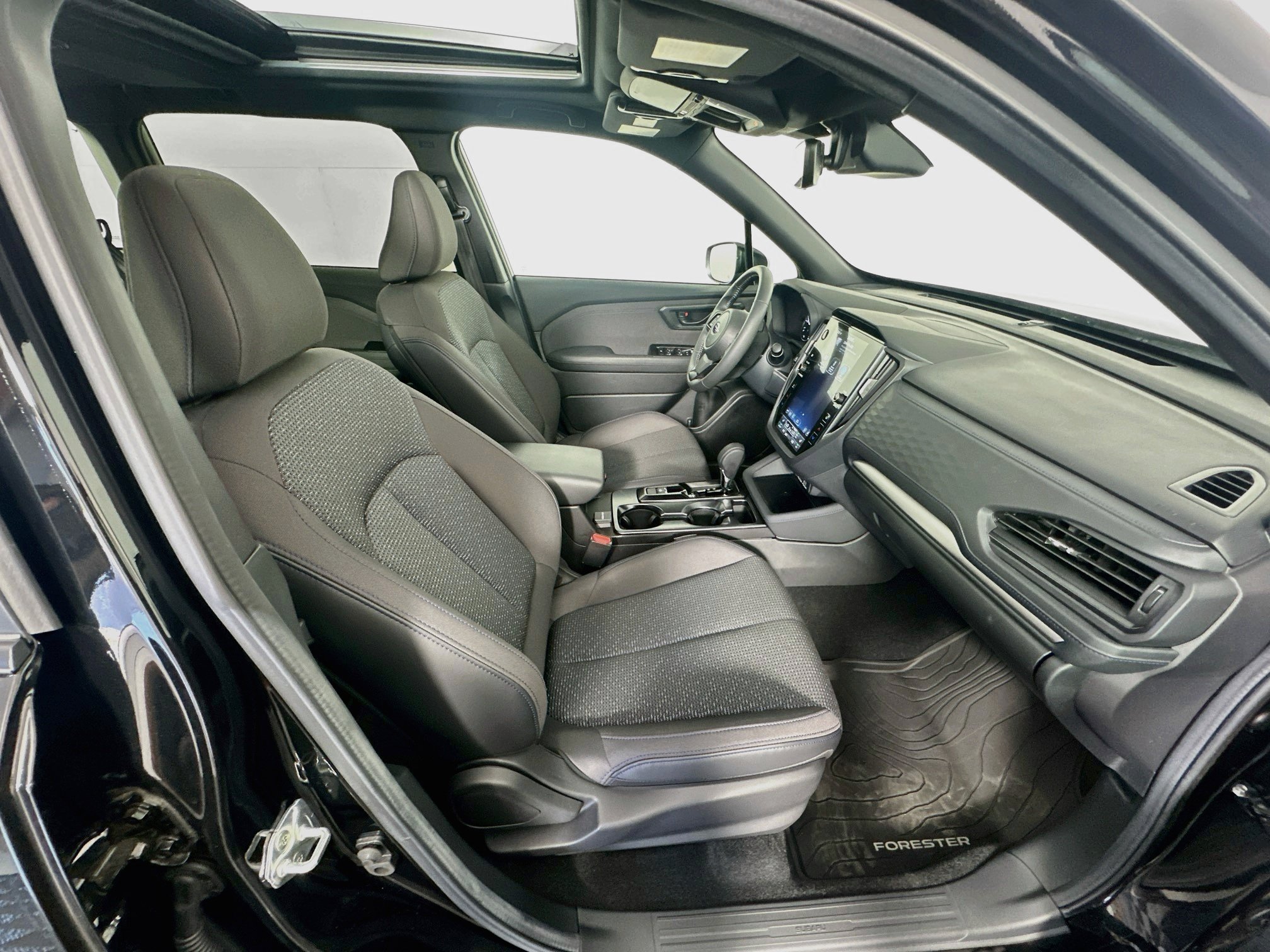 Used 2026 Subaru Forester Premium AWD/4WD image 33